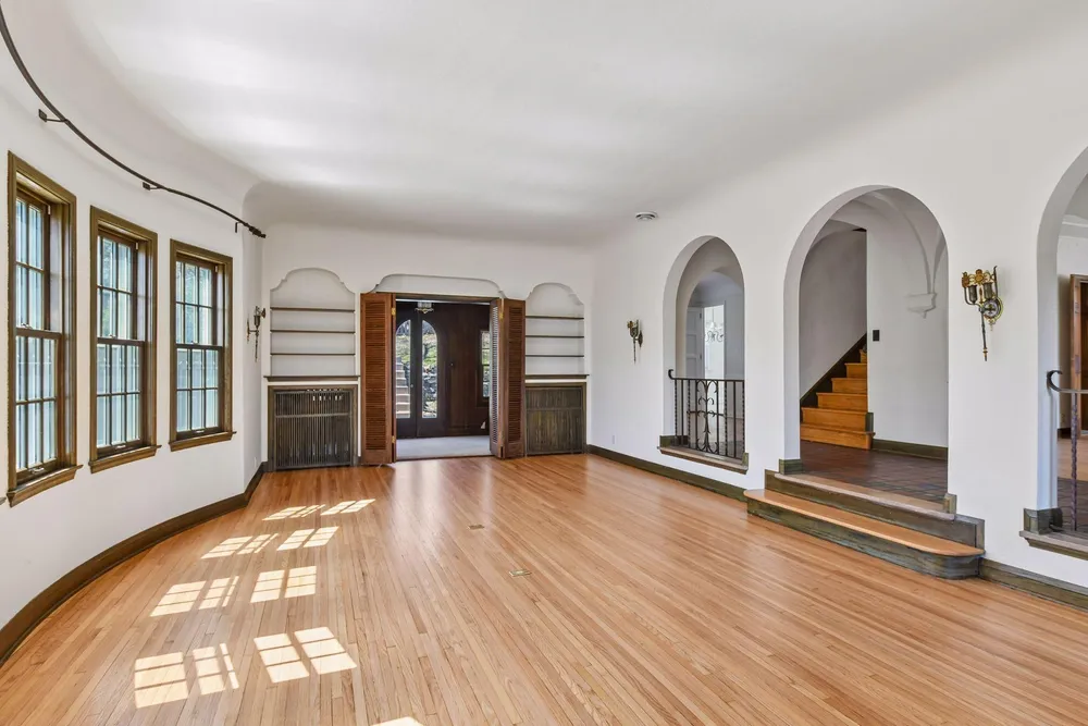 38 W Minnehaha Pkwy, Minneapolis, MN 55419