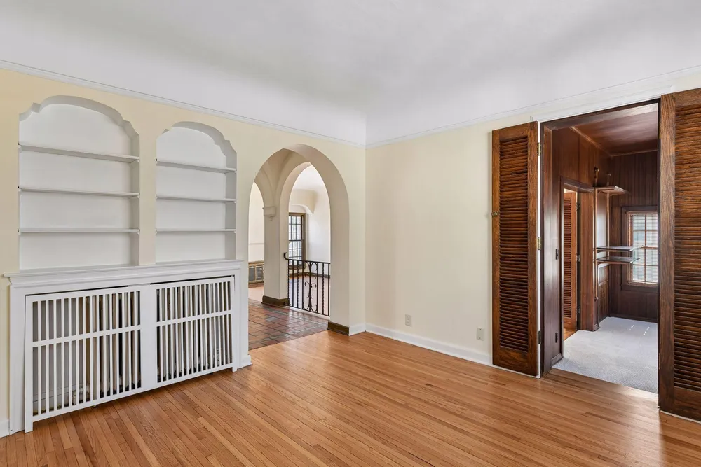 38 W Minnehaha Pkwy, Minneapolis, MN 55419