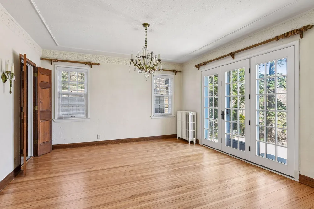38 W Minnehaha Pkwy, Minneapolis, MN 55419