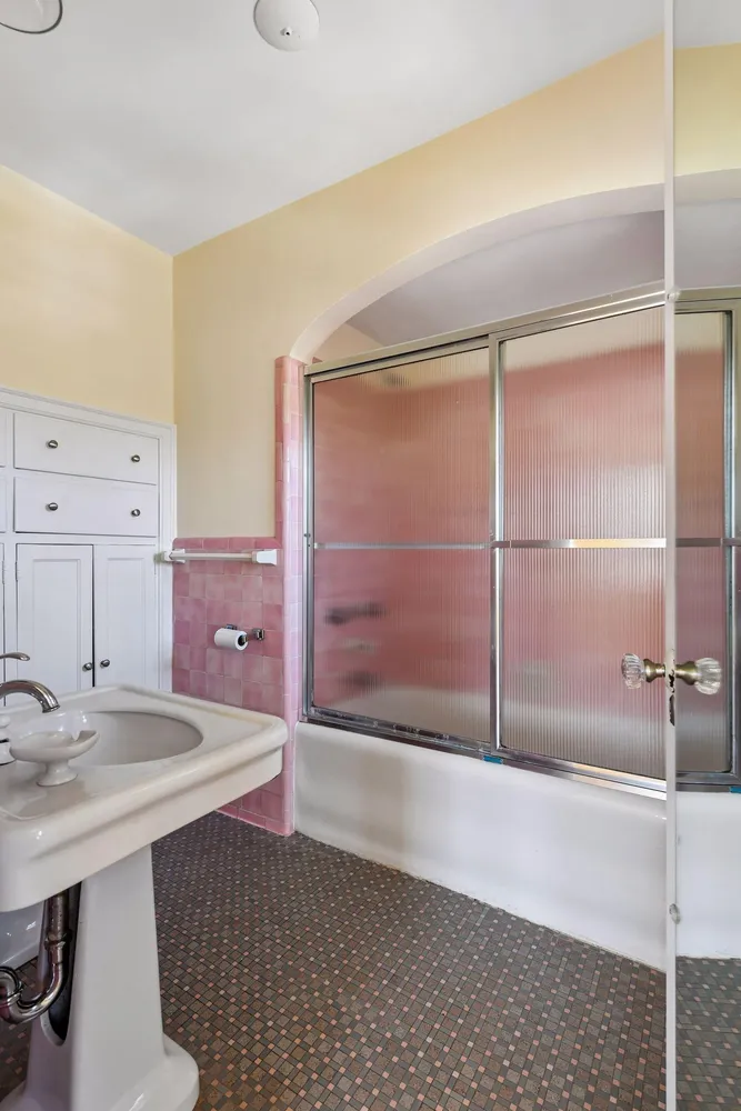38 W Minnehaha Pkwy, Minneapolis, MN 55419