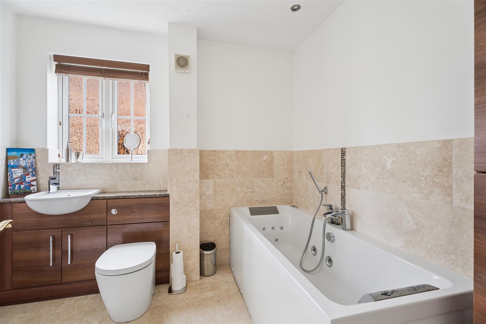 Irvine Drive, Towcester Image 15