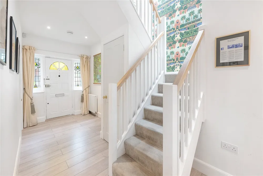 Rattray Road, London, SW2