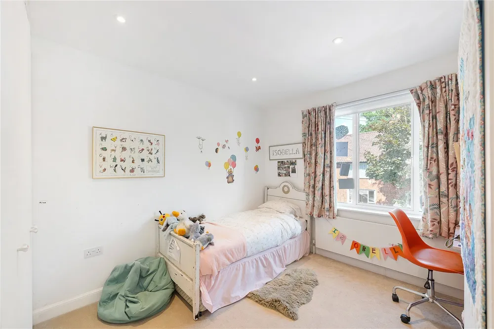 Rattray Road, London, SW2