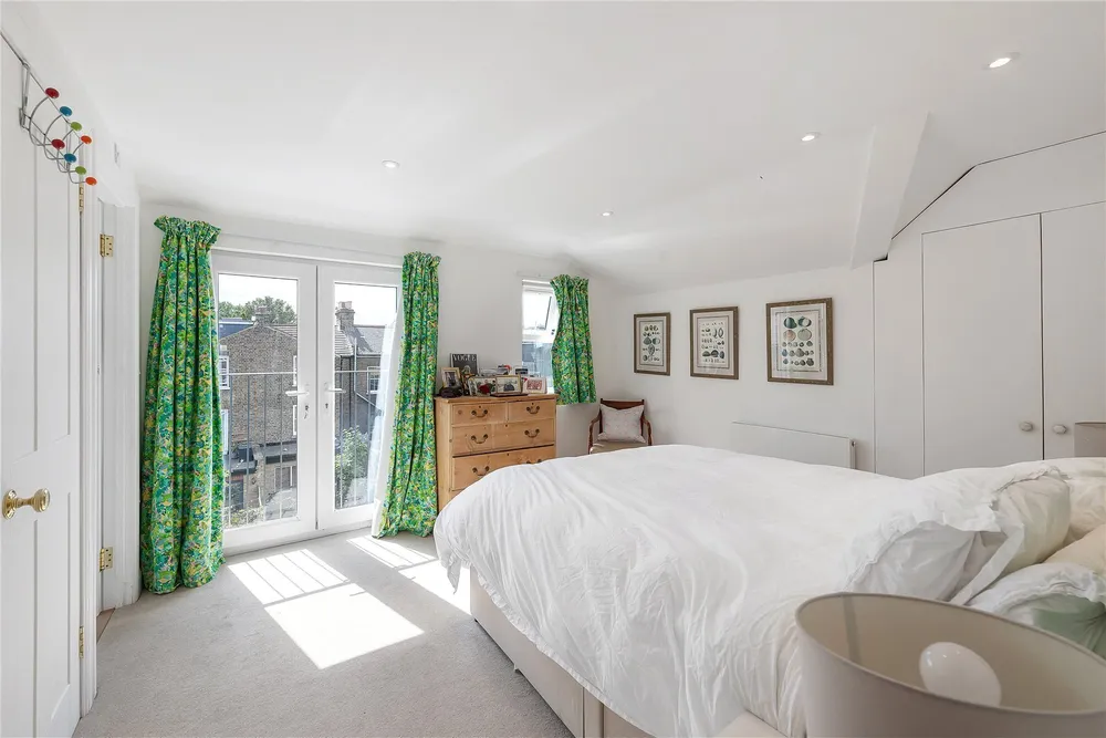 Rattray Road, London, SW2