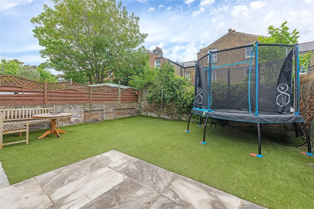Rattray Road, London, SW2