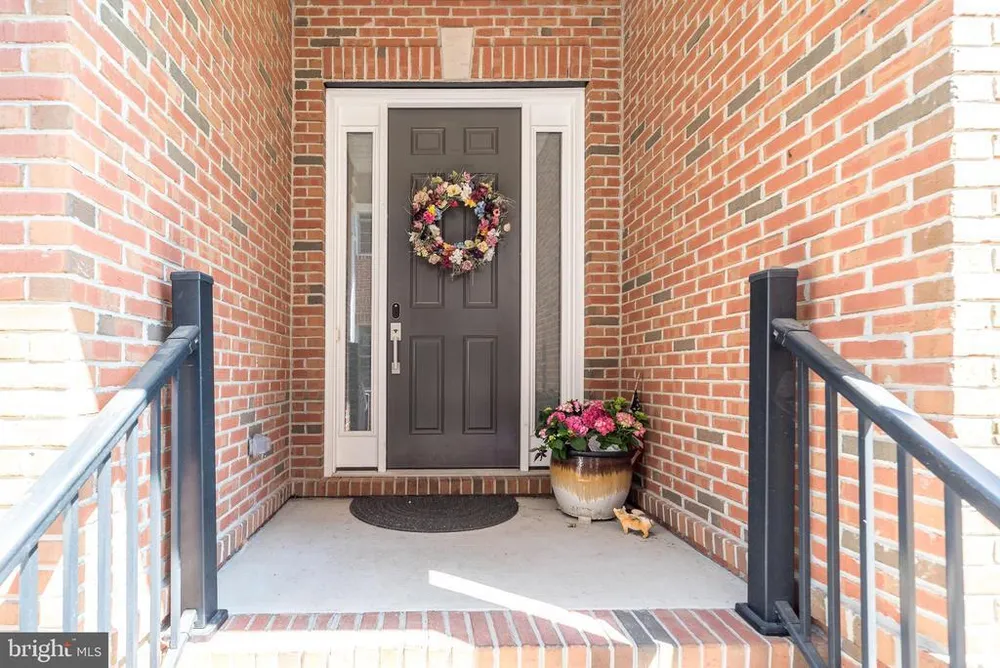 73 Creekview Ln, Yardley, PA 19067-2767