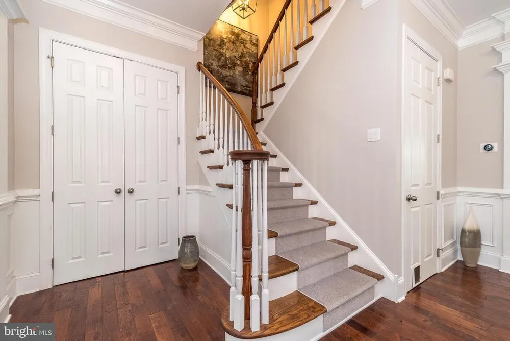 73 Creekview Ln, Yardley, PA 19067-2767