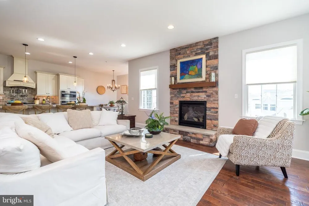 73 Creekview Ln, Yardley, PA 19067-2767