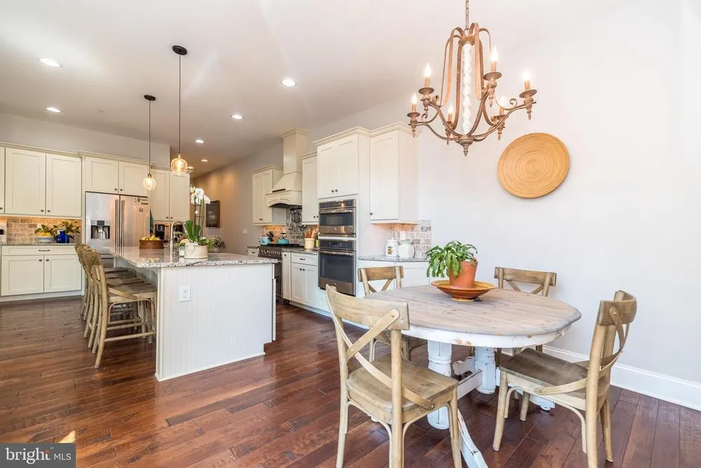 73 Creekview Ln, Yardley, PA 19067-2767