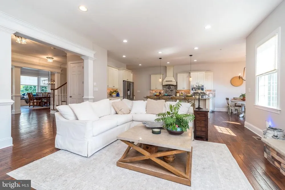 73 Creekview Ln, Yardley, PA 19067-2767