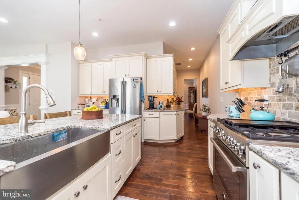 73 Creekview Ln, Yardley, PA 19067-2767