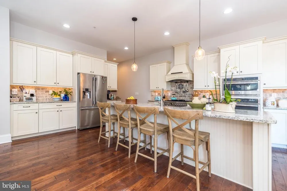 73 Creekview Ln, Yardley, PA 19067-2767