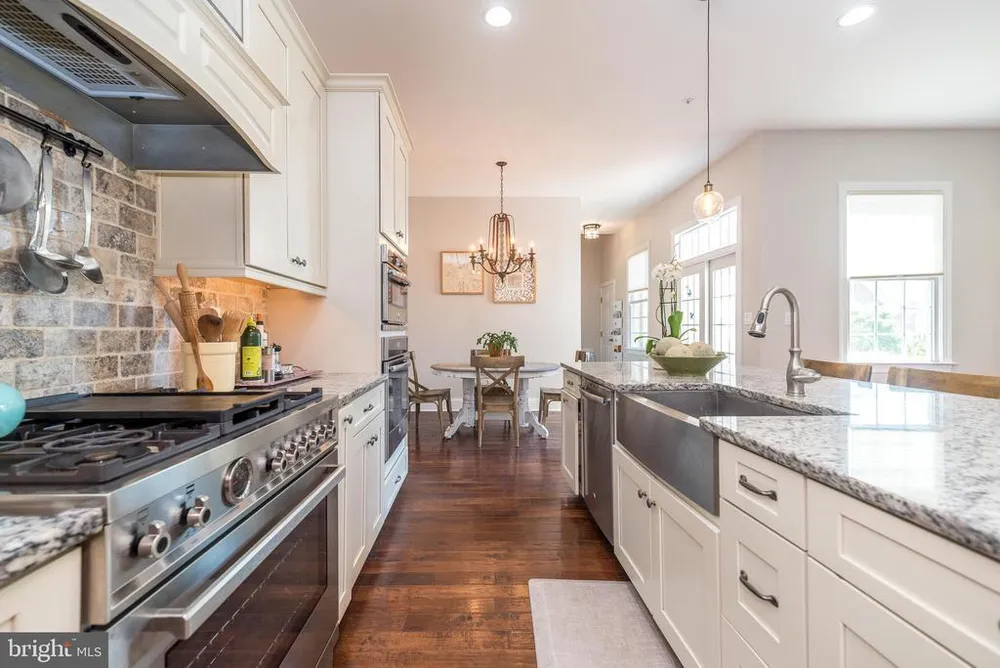 73 Creekview Ln, Yardley, PA 19067-2767
