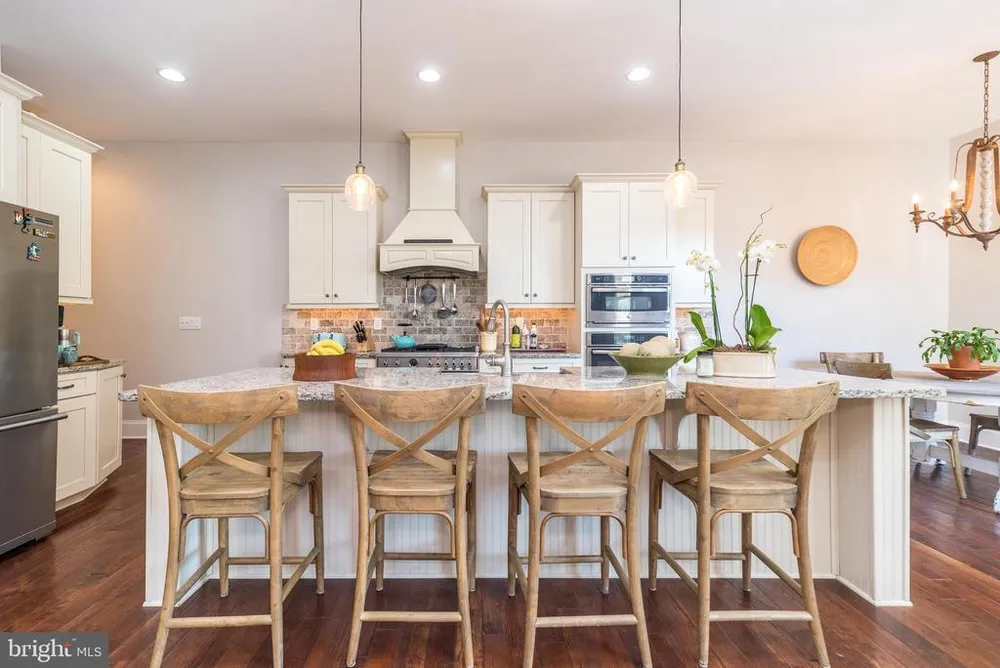 73 Creekview Ln, Yardley, PA 19067-2767