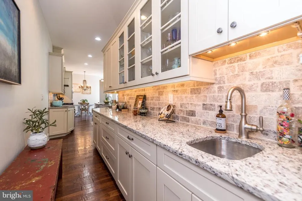 73 Creekview Ln, Yardley, PA 19067-2767