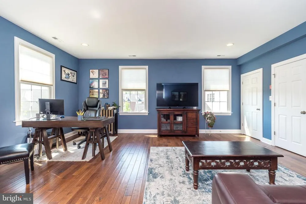73 Creekview Ln, Yardley, PA 19067-2767