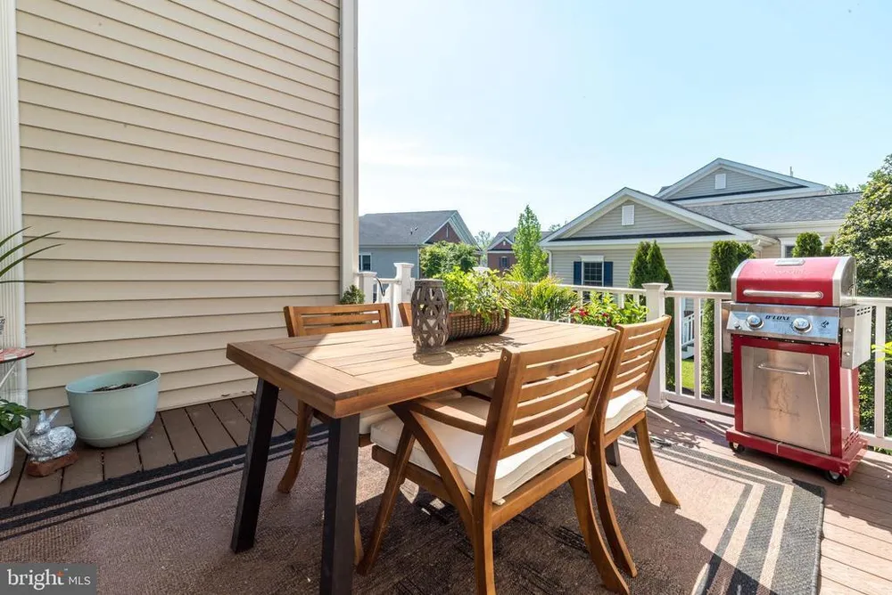 73 Creekview Ln, Yardley, PA 19067-2767