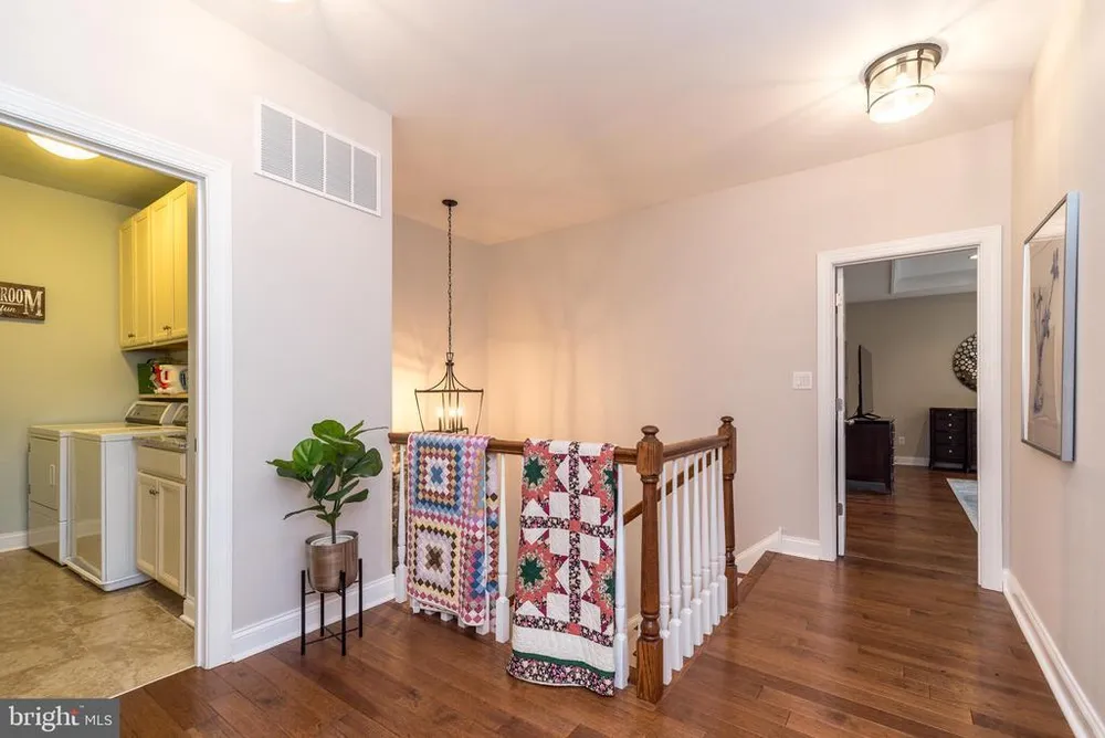 73 Creekview Ln, Yardley, PA 19067-2767