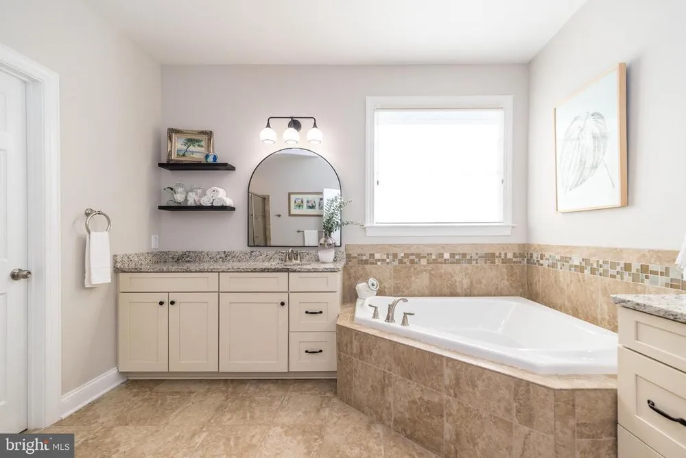 73 Creekview Ln, Yardley, PA 19067-2767