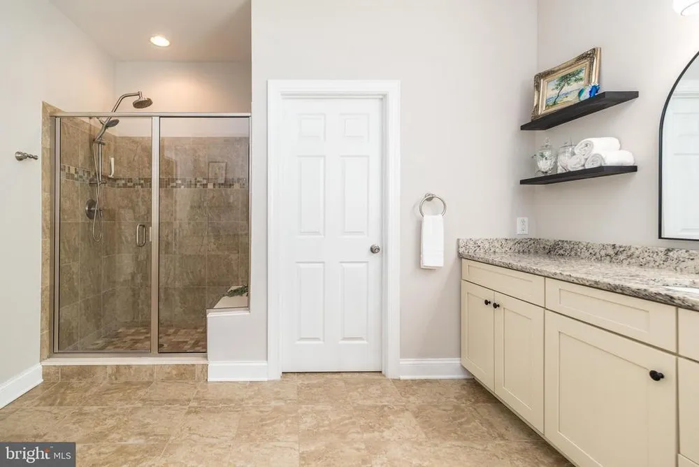 73 Creekview Ln, Yardley, PA 19067-2767