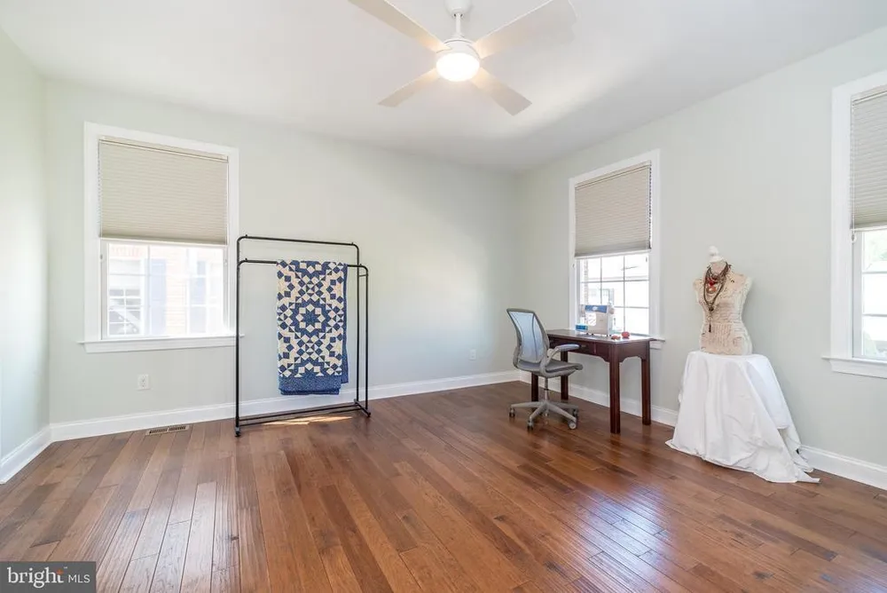 73 Creekview Ln, Yardley, PA 19067-2767