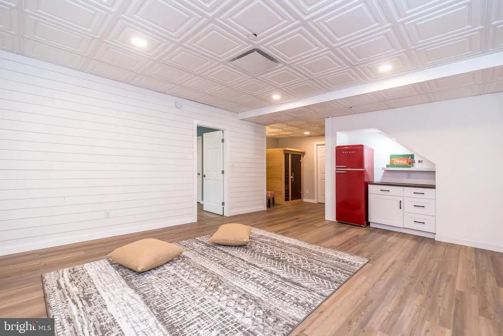 73 Creekview Ln, Yardley, PA 19067-2767