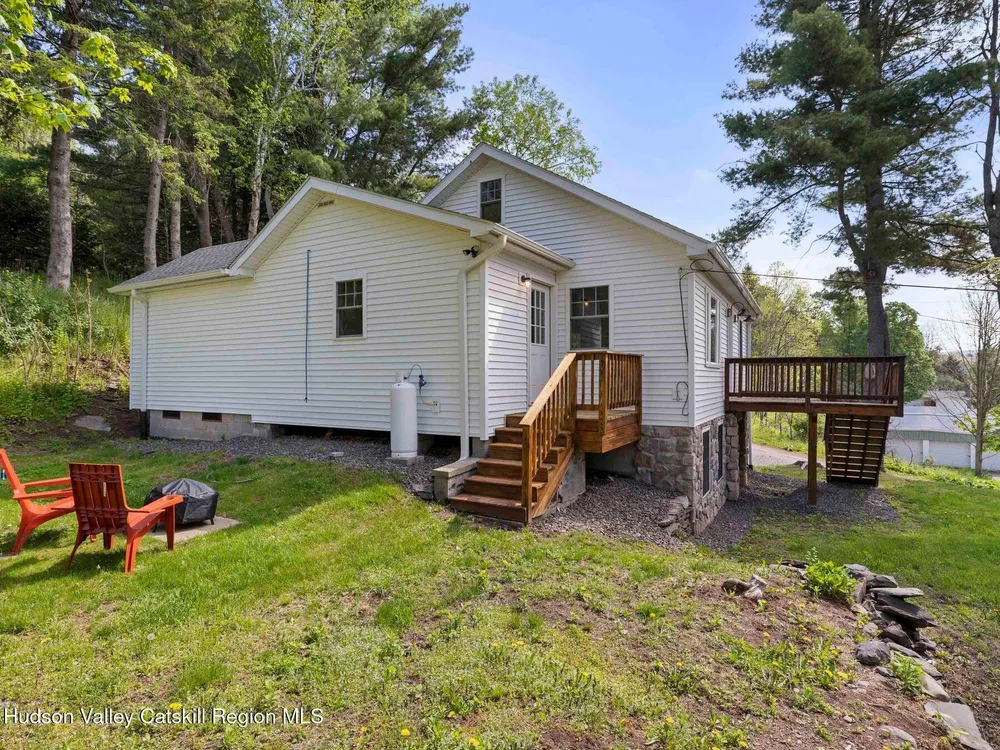 7 Karlstadt Rd, Windham, NY 12496