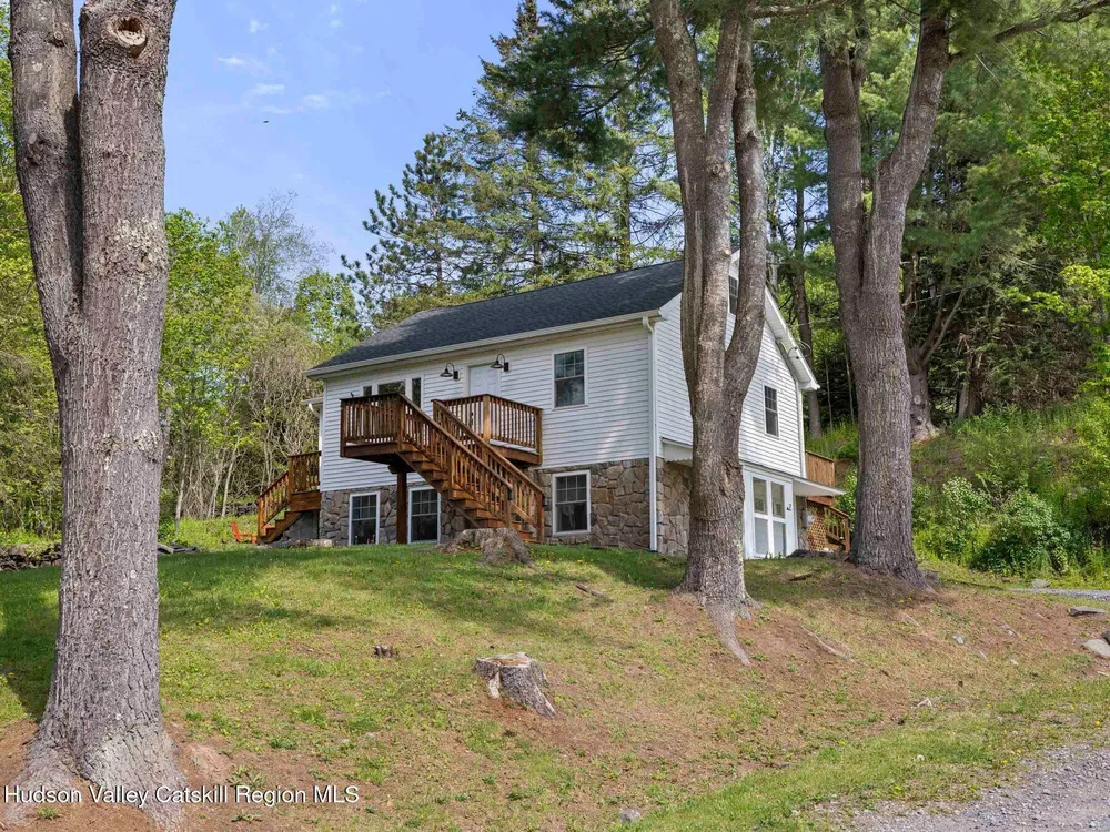 7 Karlstadt Rd, Windham, NY 12496