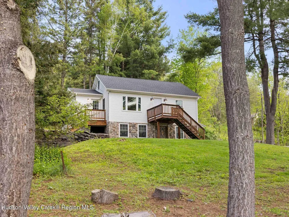 7 Karlstadt Rd, Windham, NY 12496