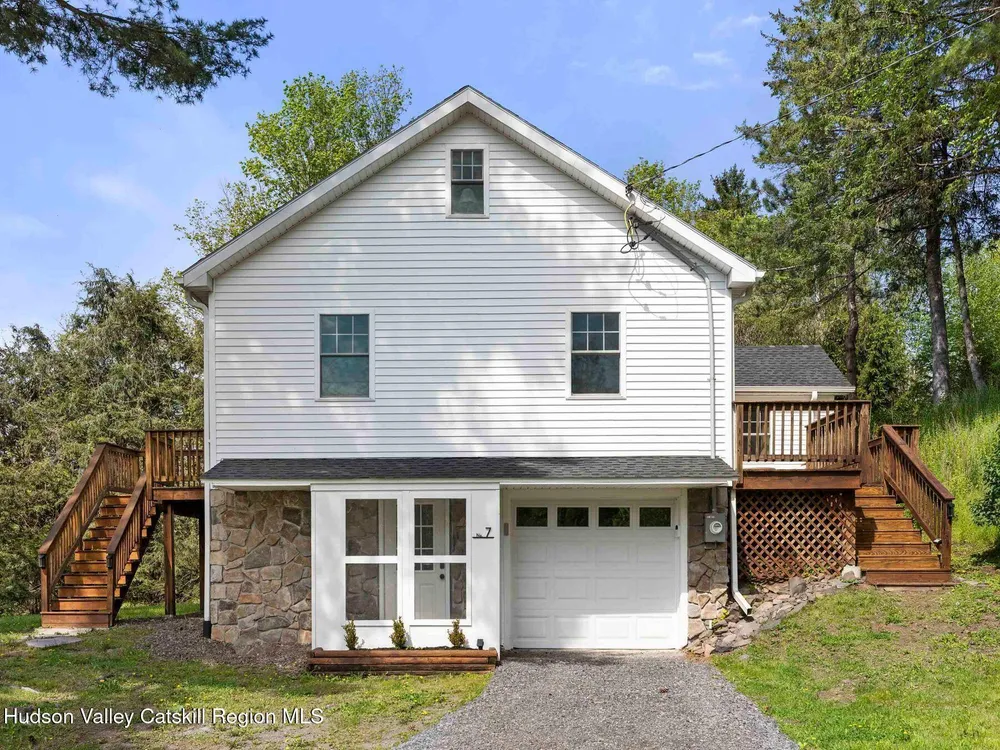 7 Karlstadt Rd, Windham, NY 12496