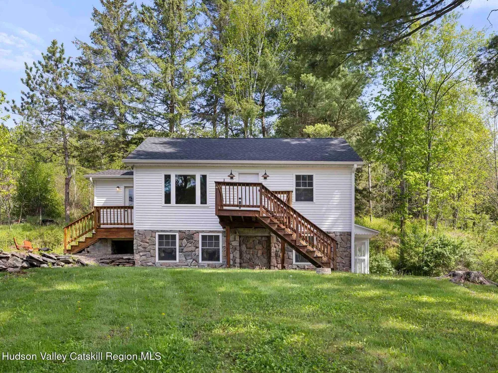 7 Karlstadt Rd, Windham, NY 12496