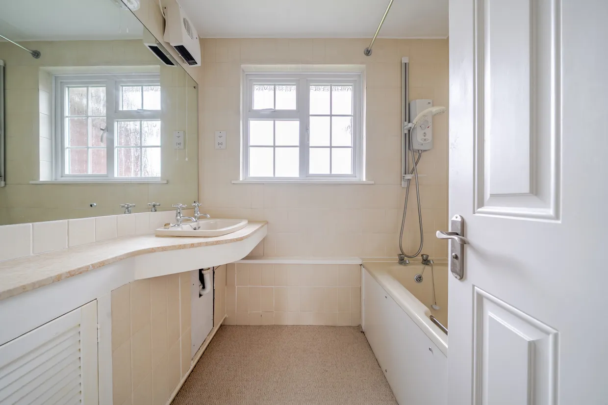 Rectory Close, Guildford, GU4 photo 10