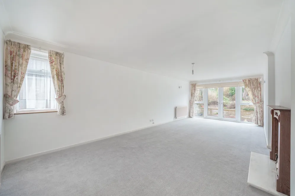 Brookside Crescent, Cuffley, EN6 photo 7