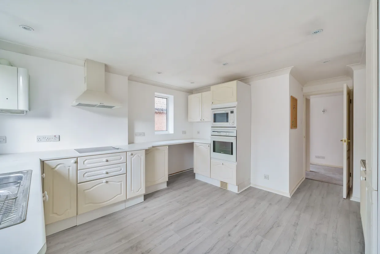 Brookside Crescent, Cuffley, EN6 photo 9