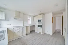 Brookside Crescent, Cuffley, EN6 photo 9