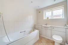 Brookside Crescent, Cuffley, EN6 photo 11