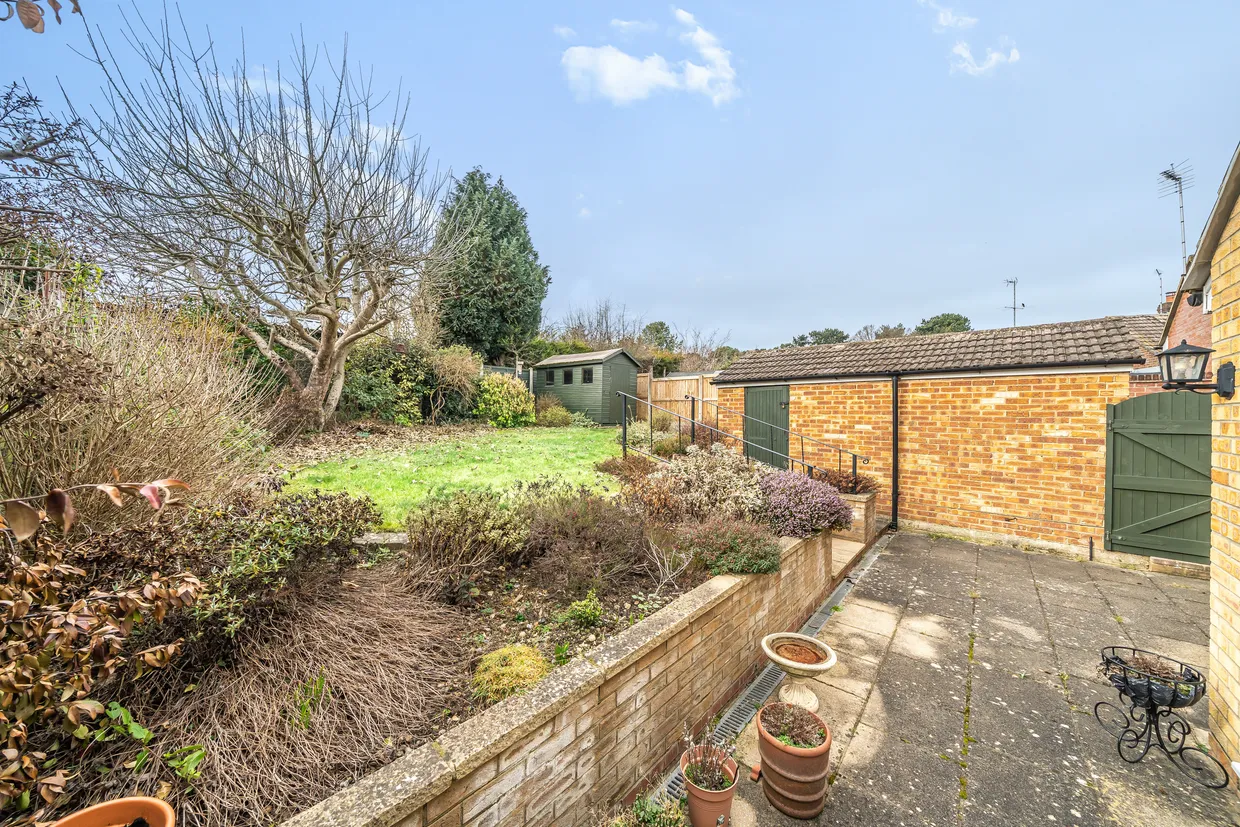 Brookside Crescent, Cuffley, EN6 photo 13