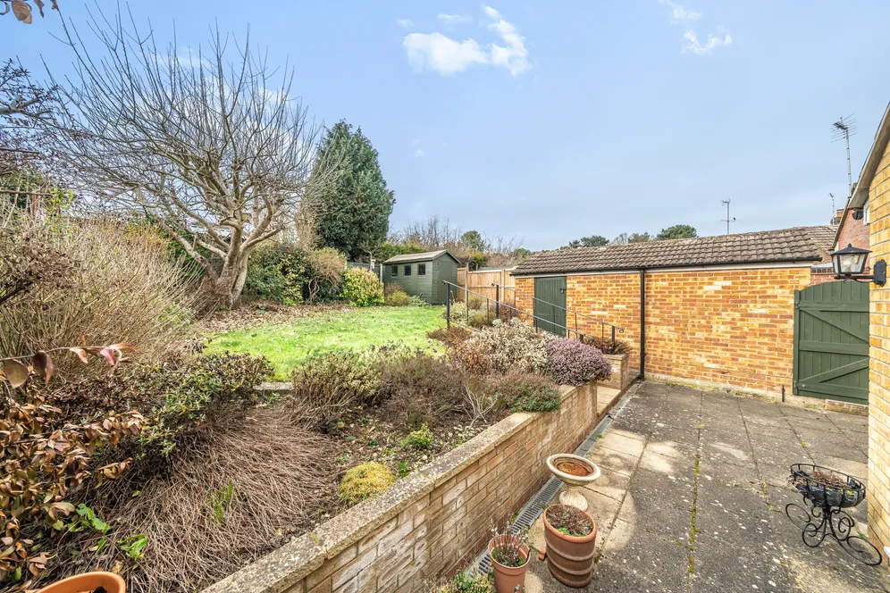 Brookside Crescent, Cuffley, EN6 photo 13