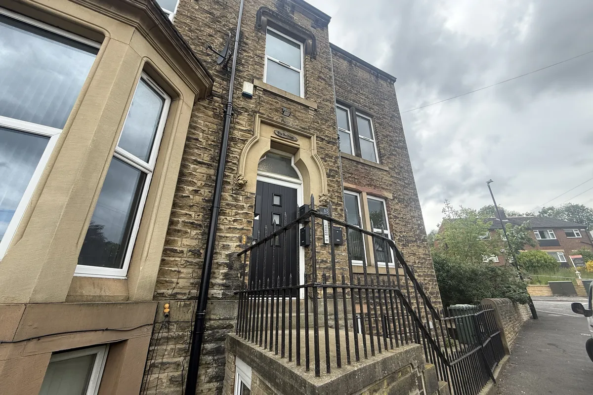 Birkby Lodge Road, HUDDERSFIELD