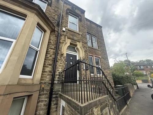 Birkby Lodge Road, HUDDERSFIELDphoto