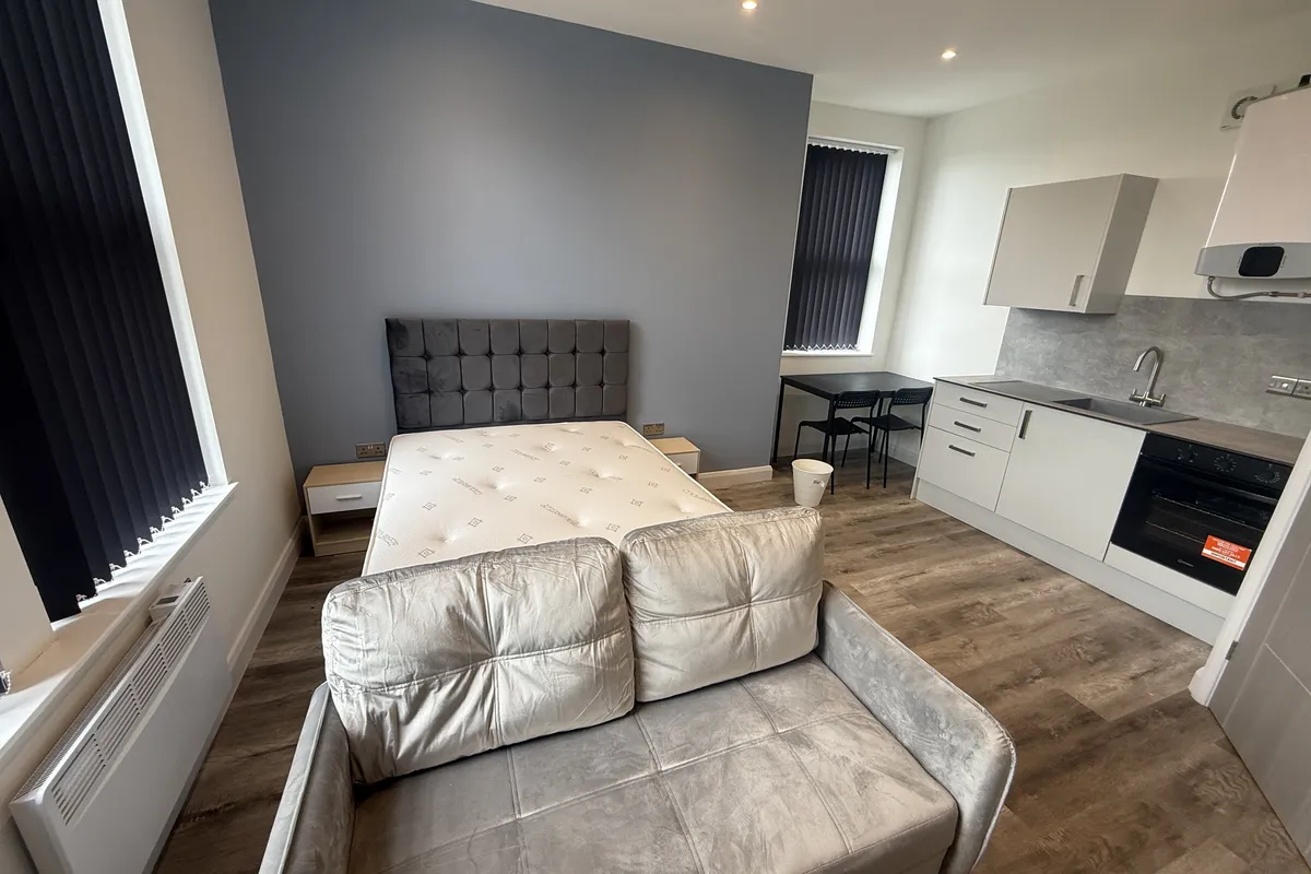 Birkby Lodge Road, HUDDERSFIELD