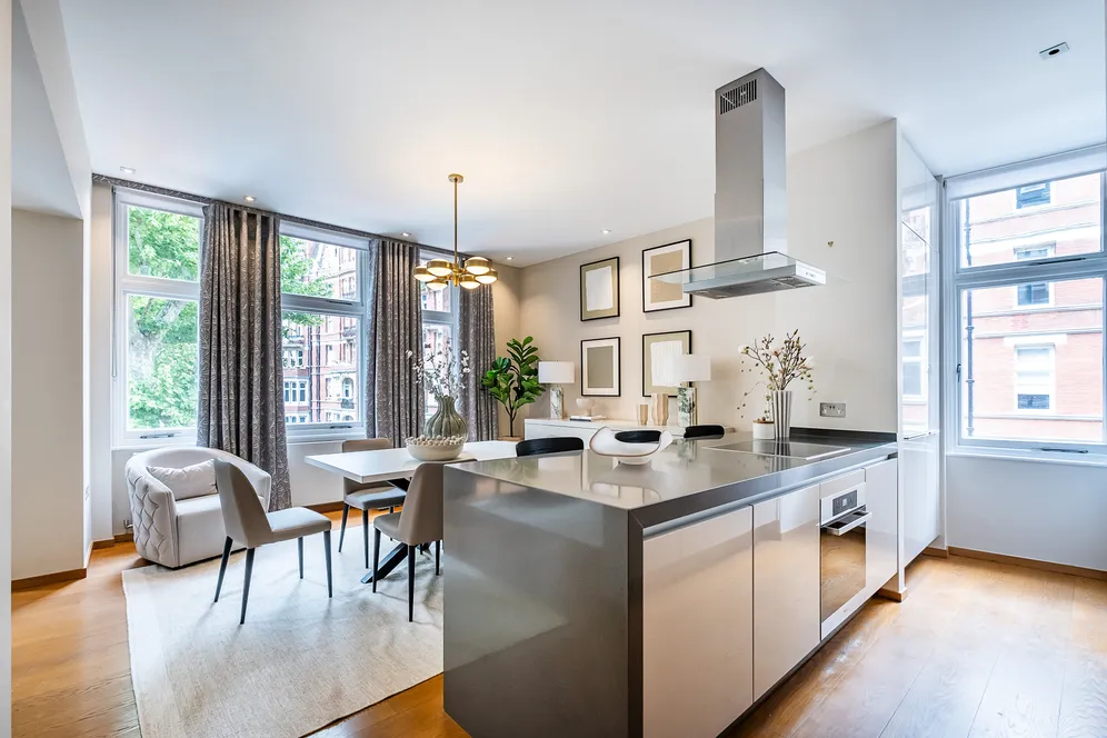 Iverna Court, LONDON, W8 photo 3