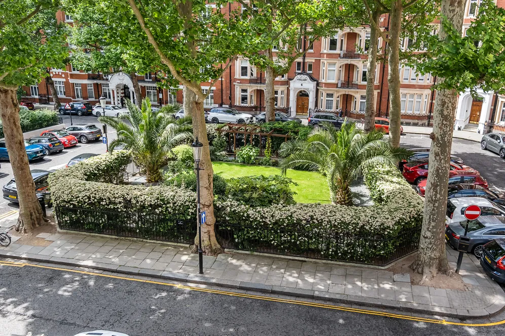 Iverna Court, LONDON, W8 photo 25