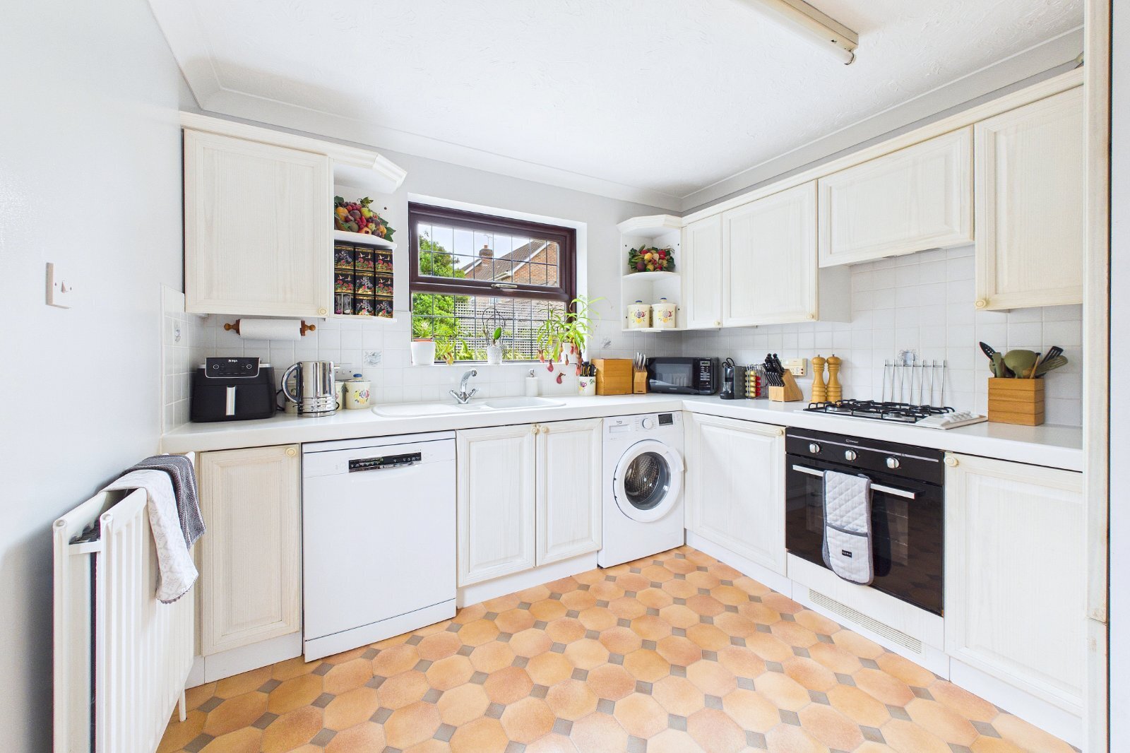 Cowslip Road, Broadstone, Dorset, BH18 Image 11