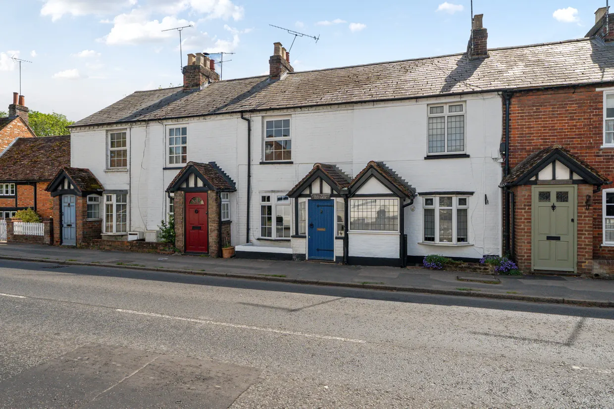 Marlow Road, Bourne End, SL8 photo 1
