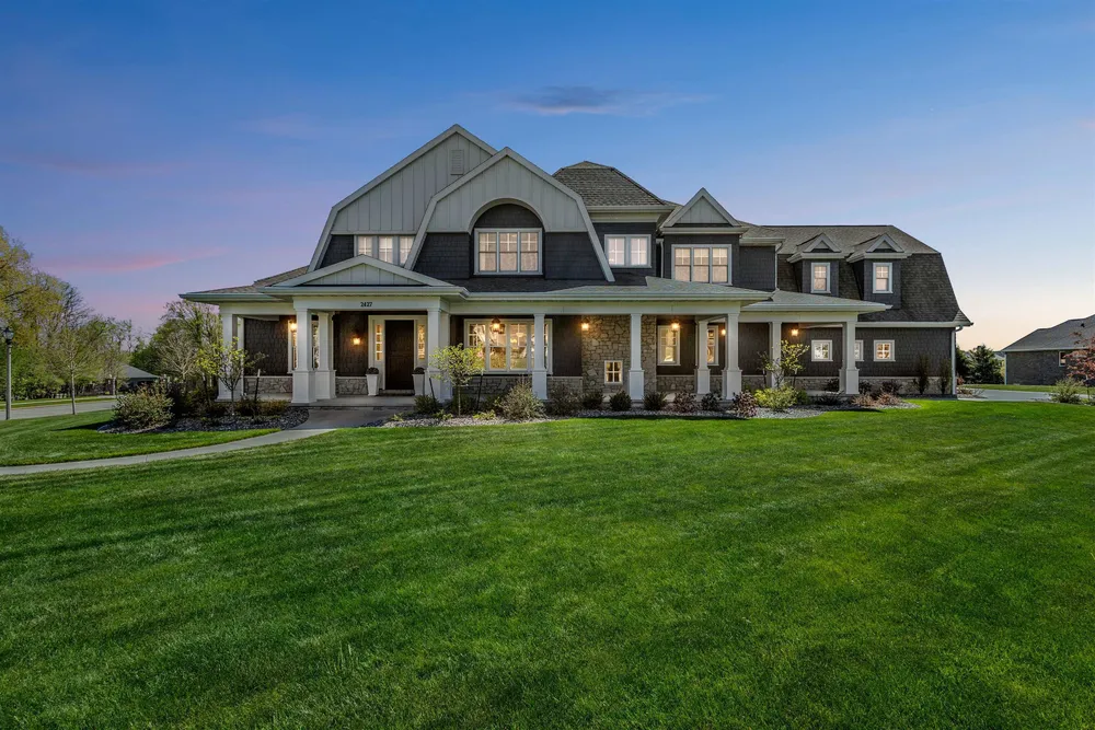 2427 E Highpond Crossing, Appleton, WI 54913