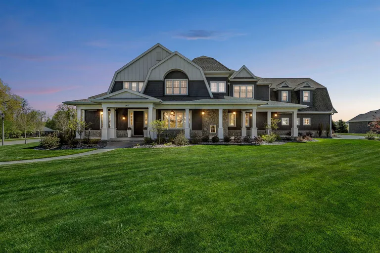 2427 E Highpond Crossing, Appleton, WI 54913