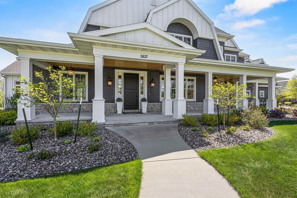 2427 E Highpond Crossing, Appleton, WI 54913