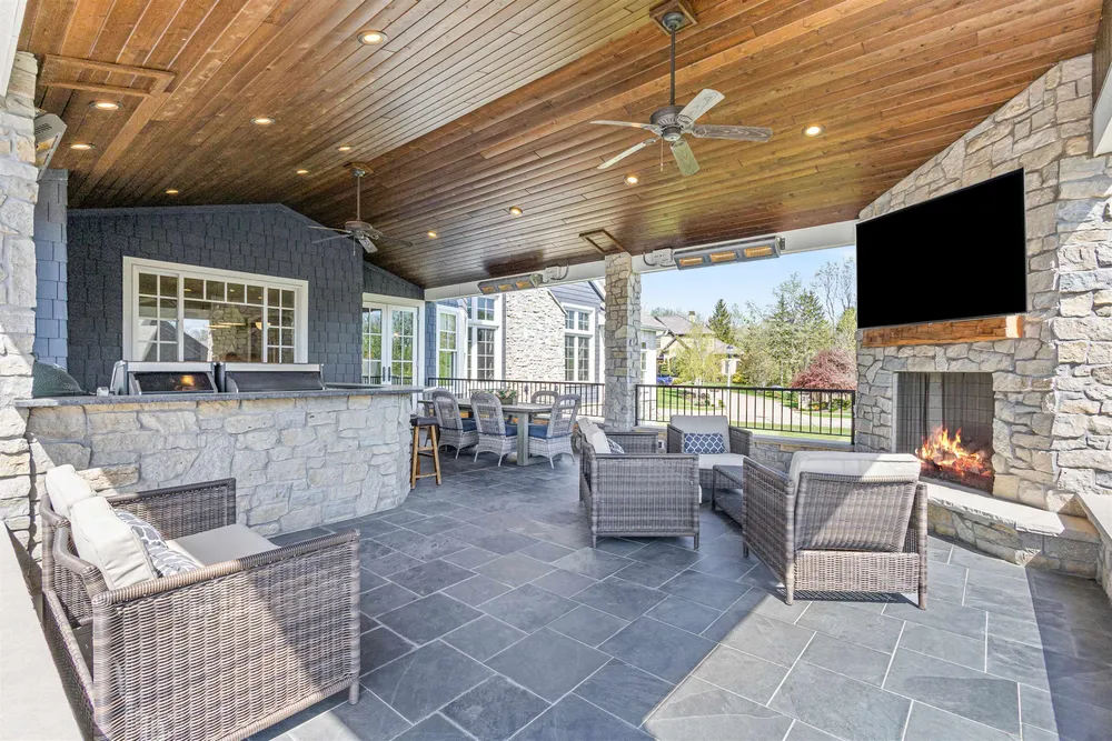 2427 E Highpond Crossing, Appleton, WI 54913