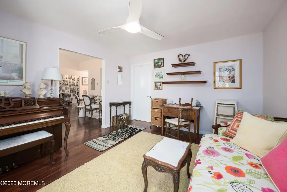 14 Andover Ct, Red Bank, NJ 07701